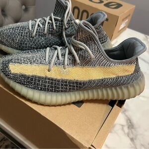 adidas Yeezy Boost 350 V2 Box